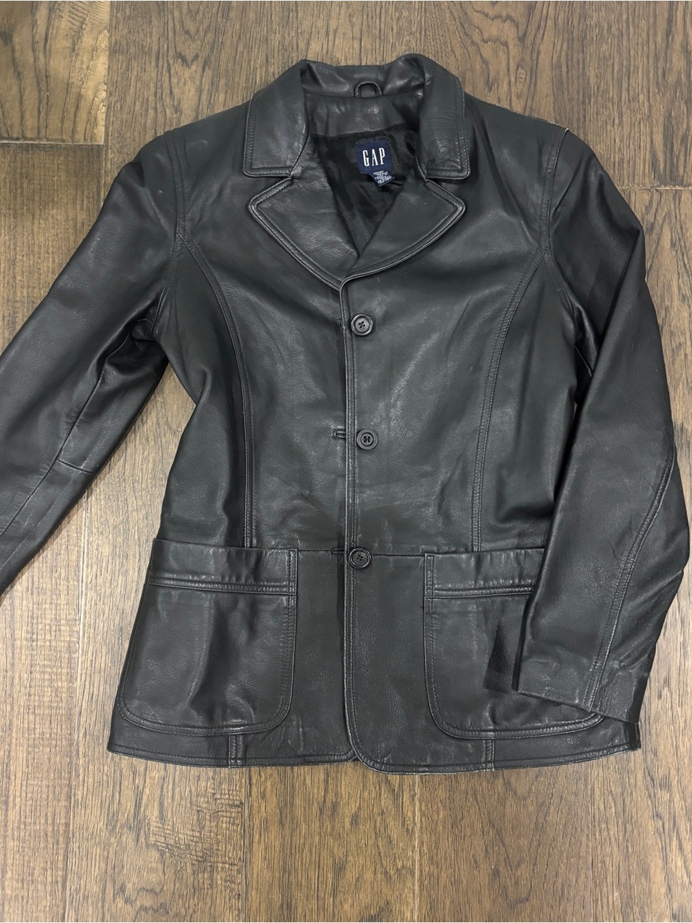 Vintage GAP Women’s leather jacket